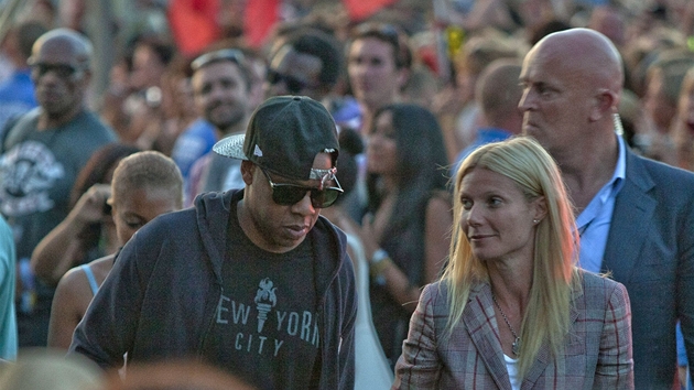 Glastonbury 2011 - Gwyneth Paltrowová s raperem Jay-Z 