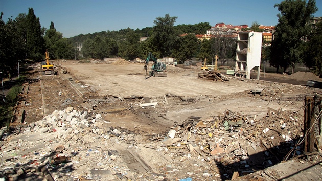 Demolice zimního stadionu tvanice v Praze. (29. ervna 2011)