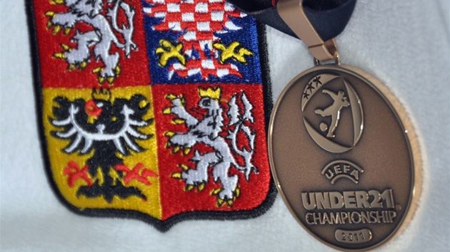 Bronzová medaile, kterou etí fotbalisté vybojovali na ME do 21 let v Dánsku.