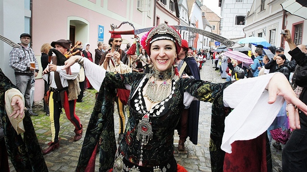 Víkendové Slavnosti ptilisté re v eském Krumlov. 