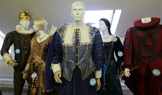 V zámeckých prostorách zámku Chye uvidí návtvníci pohádkové kostýmy.