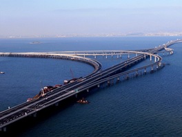 ching-tao - nejdelí silniní most pes vodu na svt 