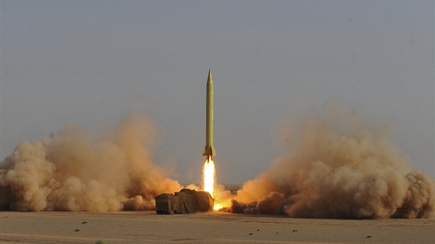 Test íránské rakety Šaháb-3 (28. června 2011) Test íránské rakety Šaháb-3 (28. června 2011)