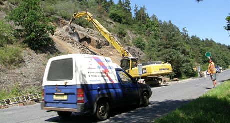 Likvidace nebezpené skály nad silnicí vedoucí ze Stíbra k dálnici D5