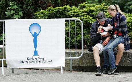 Do Karlových Var se vydali inspektoi. Kontroly chystají i bhem mezinárodního filmového festivalu.