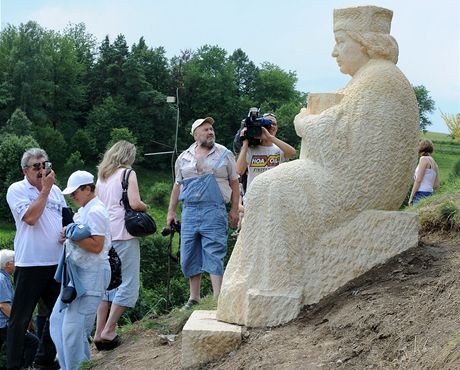 Socha Mistra Jana Husa na hrad Krakovec.