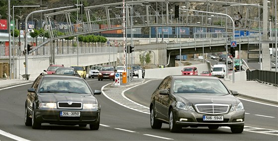 Od 1. ervence 2011 je Pístavní ulice v Ústí nad Labem opt otevená.