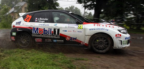 Posádka lehofer/Singer bhem první etapy loského roníku Rally Bohemia