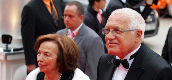 Prezident Václav Klaus s manelkou Livií na filmovém festivalu v Karlových Varech.