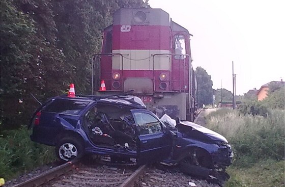Tragická nehoda na elezniním pejezdu v Opav. (6. ervence 2011)
