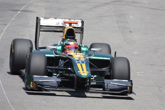 Jules Bianchi s vozem týmu ART v sérii GP2.