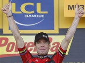 VTZ. Cadel Evans se raduje z etapovho triumfu na Tour de France. 