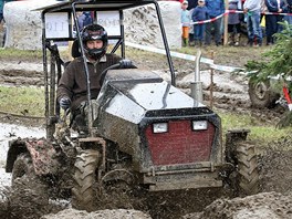 Doická traktoriáda - závody doma vyrobených i továrních traktor