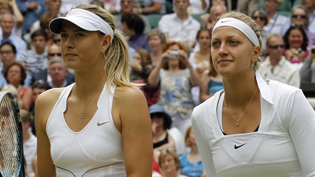 Maria arapovová (vlevo) a Petra Kvitová - aktérky finále Wimbledonu 2011