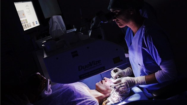 Korekce dioptrické vady pomocí laserové refrakní chirurgie 