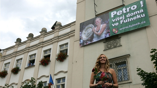 Pijte na koncert. Dvojnásobná vítzka Wimbledonu Petra Kvitová zve své fanouky na nedlní koncert kapely Chinaski do Fulneku.