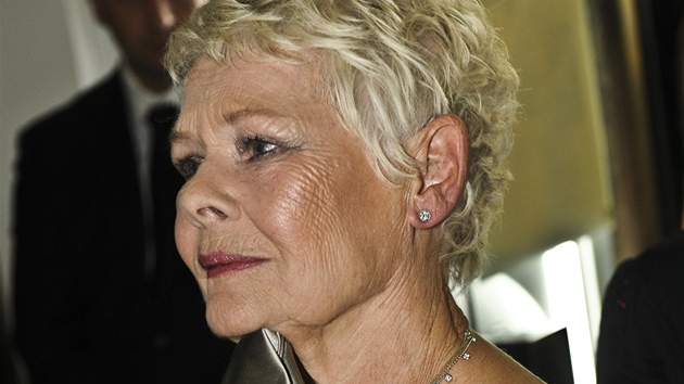 Herečka Judi Denchová Herečka Judi Denchová