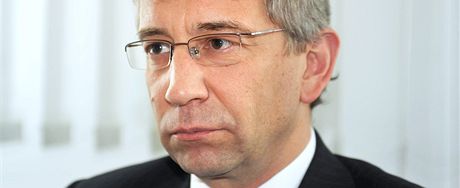 Ministra práce a sociálních vcí Jaromíra Drábka si kvli obvinní dvou úedník ministerstva z podplácení, pozval premiér Petr Neas.