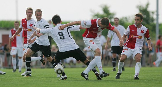 Píprava Hradce se Slavií. V sobotním sluneném podveeru porazil Hradec