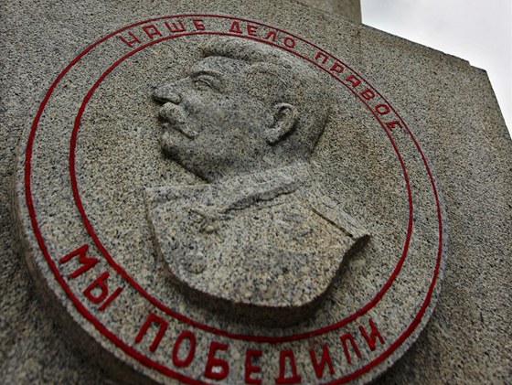 Stalinova tvá na památníku padlých voják ze 2. svtové války na Ústedním