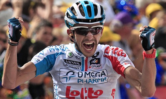 HURÁ. Belgický cyklista Jelle Vanendert ovládl 14. etapu Tour de France.