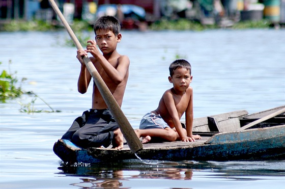 Plovouc vesnice na kambodskm jezee Tonl Sap