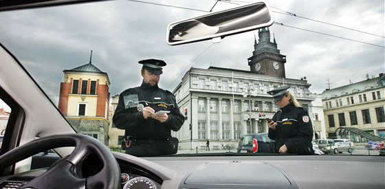 Pokuty za dopravní pestupky se Rumburku píli vymáhat nedailo. Nový exekutor to má zmnit. (Ilustraní snímek)