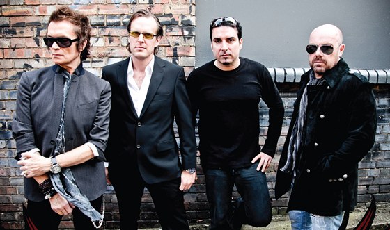 V loketském amfiteátru se v nedli pedstaví skupina Black Country Communion,