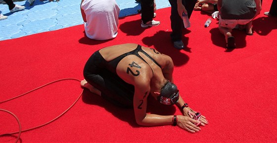 Swann Obersonová ze výcarska po závod mistrovství svta plavky na 10