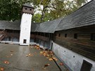 Pohled na st makety hradu Plze v parku Boheminium v Marinskch Lznch.