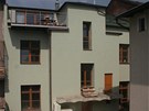 V roce 2011 si majitel vybudovali byt 3 + 1 a pidali k nmu i terasu. 