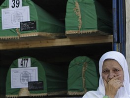 Dobytí enklávy Srebrenica bosenskosrbskými jednotkami a následný masakr tisíc
