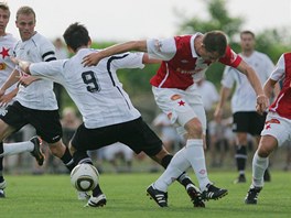 Pprava Hradce se Slavi. V sobotnm slunenm podveeru porazil Hradec