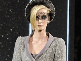To nejlep z haute couture pehldek pro seznu podzim-zima 2011/2012: Chanel.