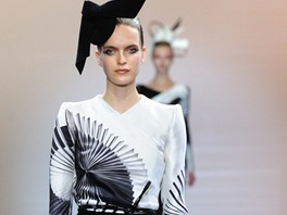 To nejlep z haute couture pehldek pro seznu podzim-zima 2011/2012: Giorgio