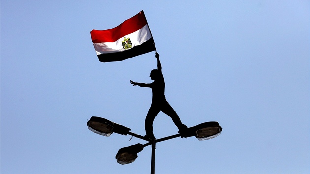 Egypané se vrátili na námstí Tahrír a poadují potrestání bývalých papalá.