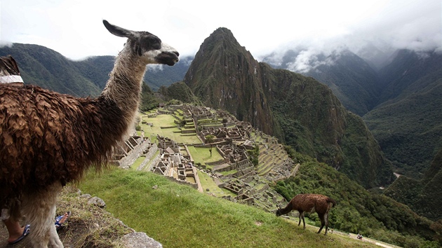 Cel svt i Perunci tradin spojuj "objeven" skalnho msta Machu Picchu se jmnem americkho archeologa a pozdjho guvernra sttu Connecticut Hirama Binghama. (ervenec 2011)