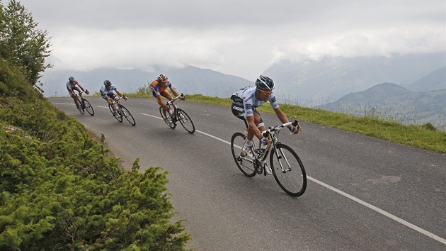 Alberto Contador na trati 13. etapy Tour de France