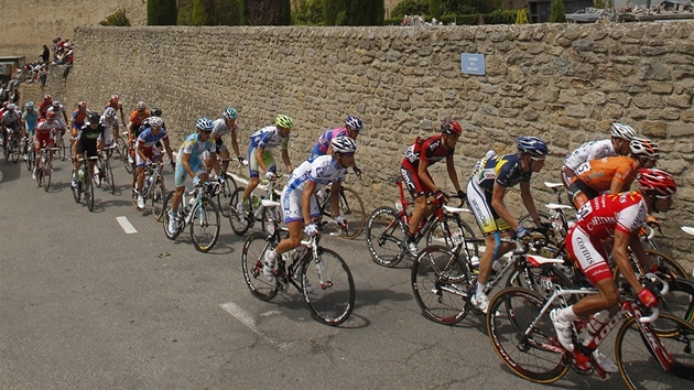 CARCASSONE. Peloton Tour de France minul v 15. etap slavnou památku UNESCO.