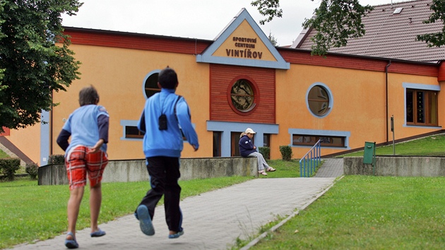 Sportovní centrum je chloubou Vintíova.