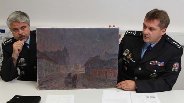 Policisté ukazují nejdraí ukradený obraz, Floriánské námstí od Viktora