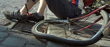 Kriminalisté pátrají po mui, který v noci na úterý na Beclavsku srazil 62letého cyklistu a z místa nehody ujel. Ilustraní foto