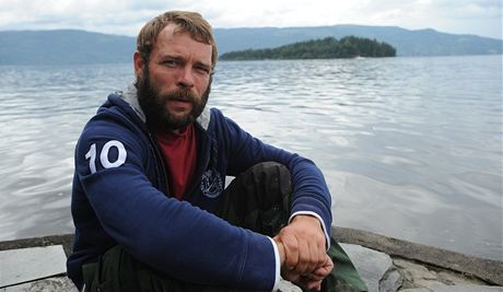 Marcel Gleffe zachránil z jezera Tyrifjord dvacet Nor, kteí prchali ped