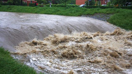 Meteorologové varují ped zvýením hladin nkterých ek (ilustraní snímek).