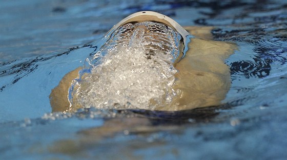 VYNOÍ SE NOVÁ HVZDA? Americký teenager Michael Andrew u ve tinácti letech udivuje svými výkony v bazénu svt.