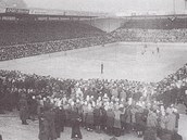 Zbr na jet nezasteen Kotasv stadion v Ostrav z pelomu 40. a 50. let