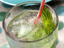 Kokosov mojito s malinami