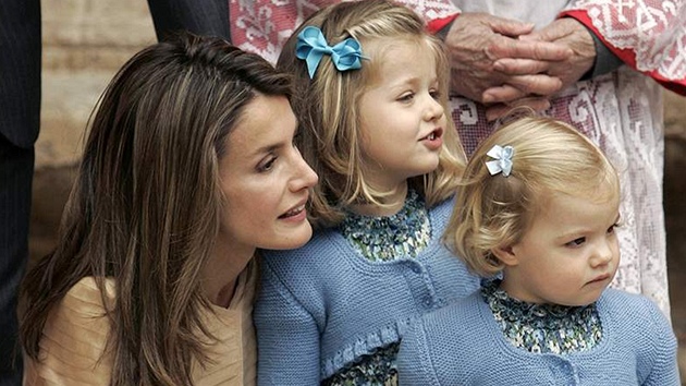 panlská princezna Letizia s dcerami Leonorou a Sofií po velikononí mi