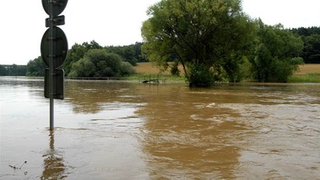 Rozvodnná eka Smdá v osad Pedlánce u Viové na Liberecku (21. ervence 2011)