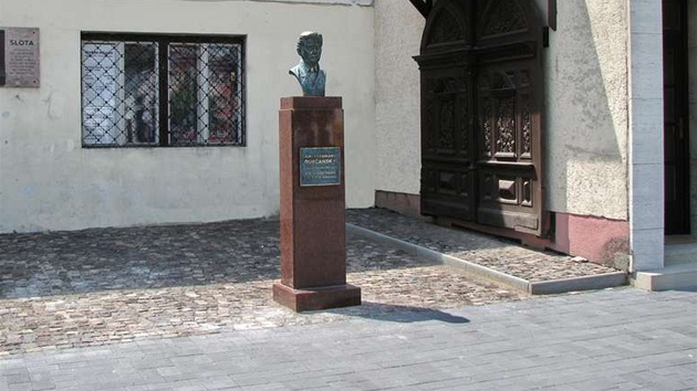 Busta Ferdinanda Ďurčanského v Rajci Busta Ferdinanda Ďurčanského v Rajci